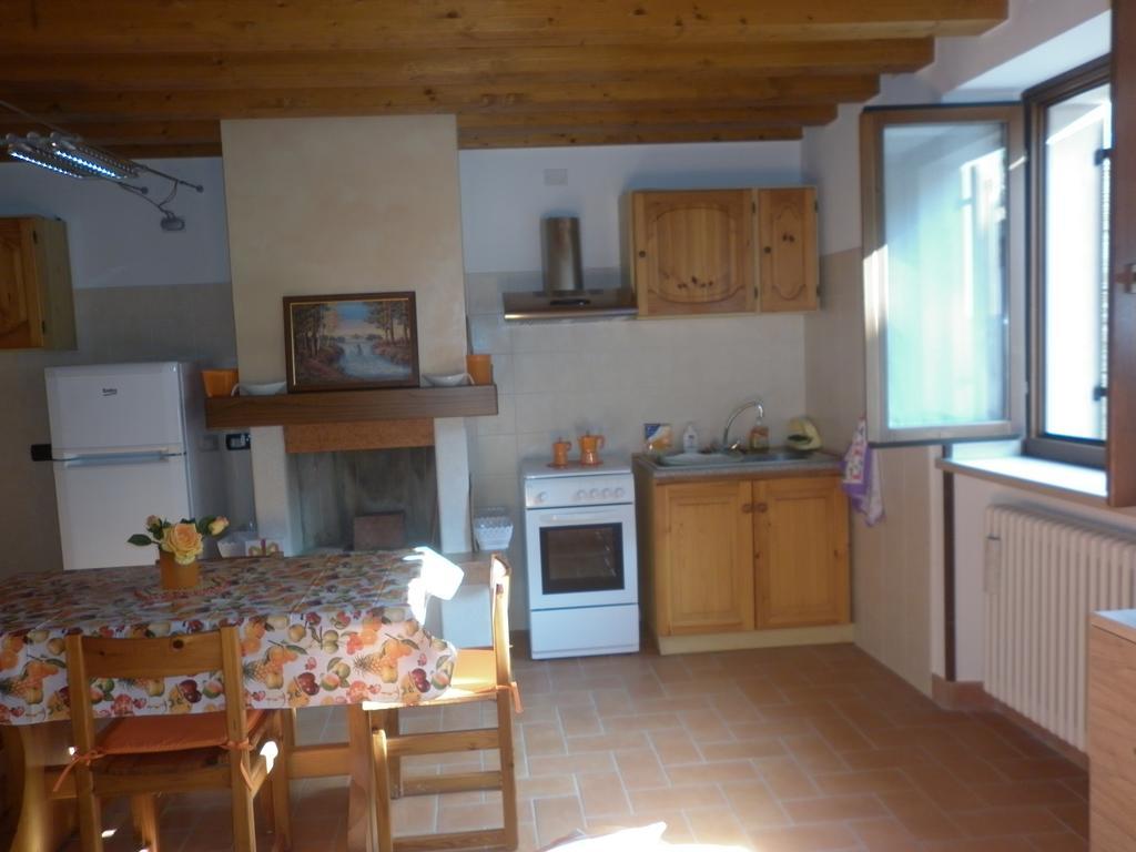 La Piccola Mimosa Lägenhet SantʼAmbrogio di Valpolicella Exteriör bild